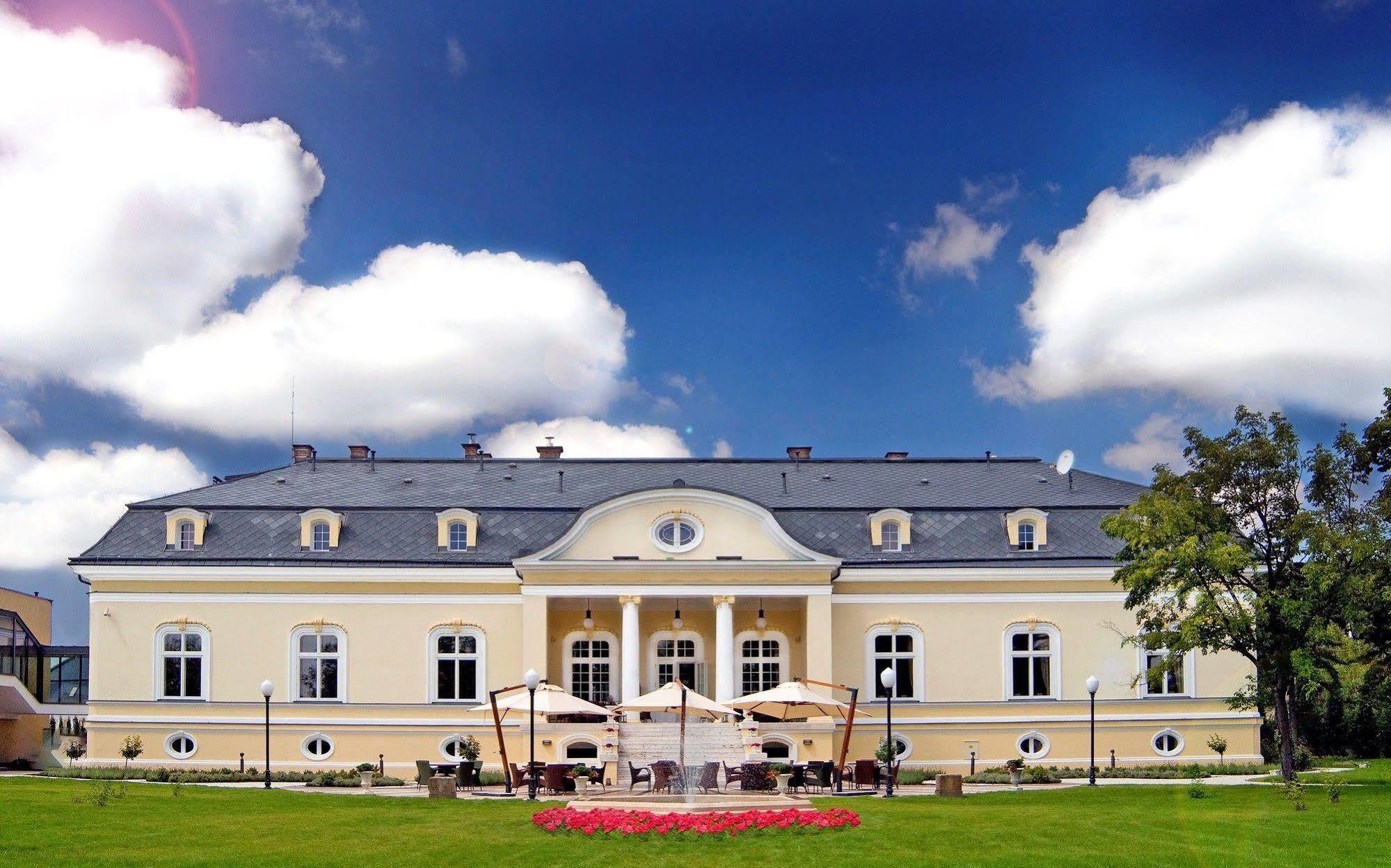 Amade Chateau Vrakun Ngoại thất bức ảnh